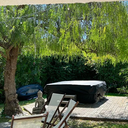 Homestay Maison Les Louves