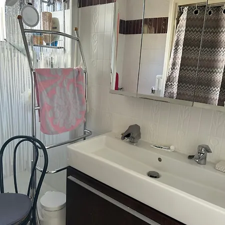 Maison Les Louves Rum i privatbostad Saint-Raphaël