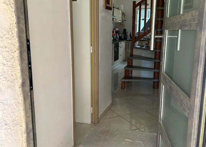 Maison Les Louves * Сен-Рафаэль