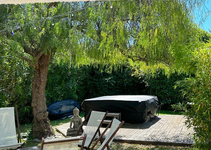 Проживание в семье Maison Les Louves